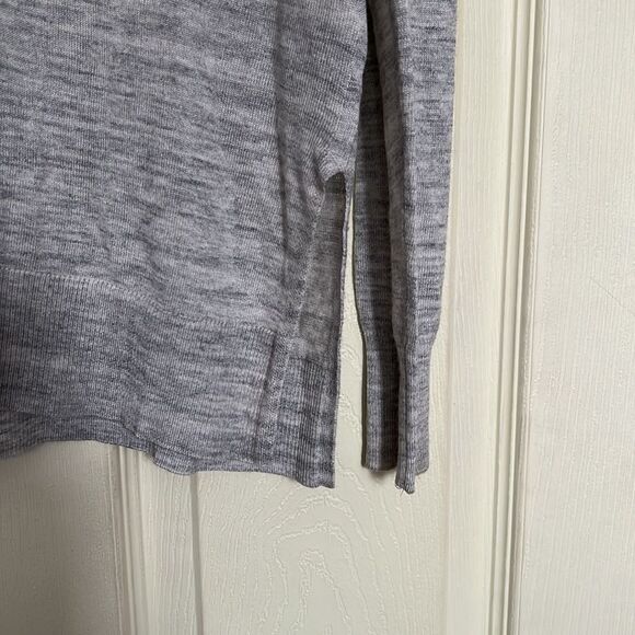 H&M V-Neck Long Sleeve Sweater - Picture 4 of 6